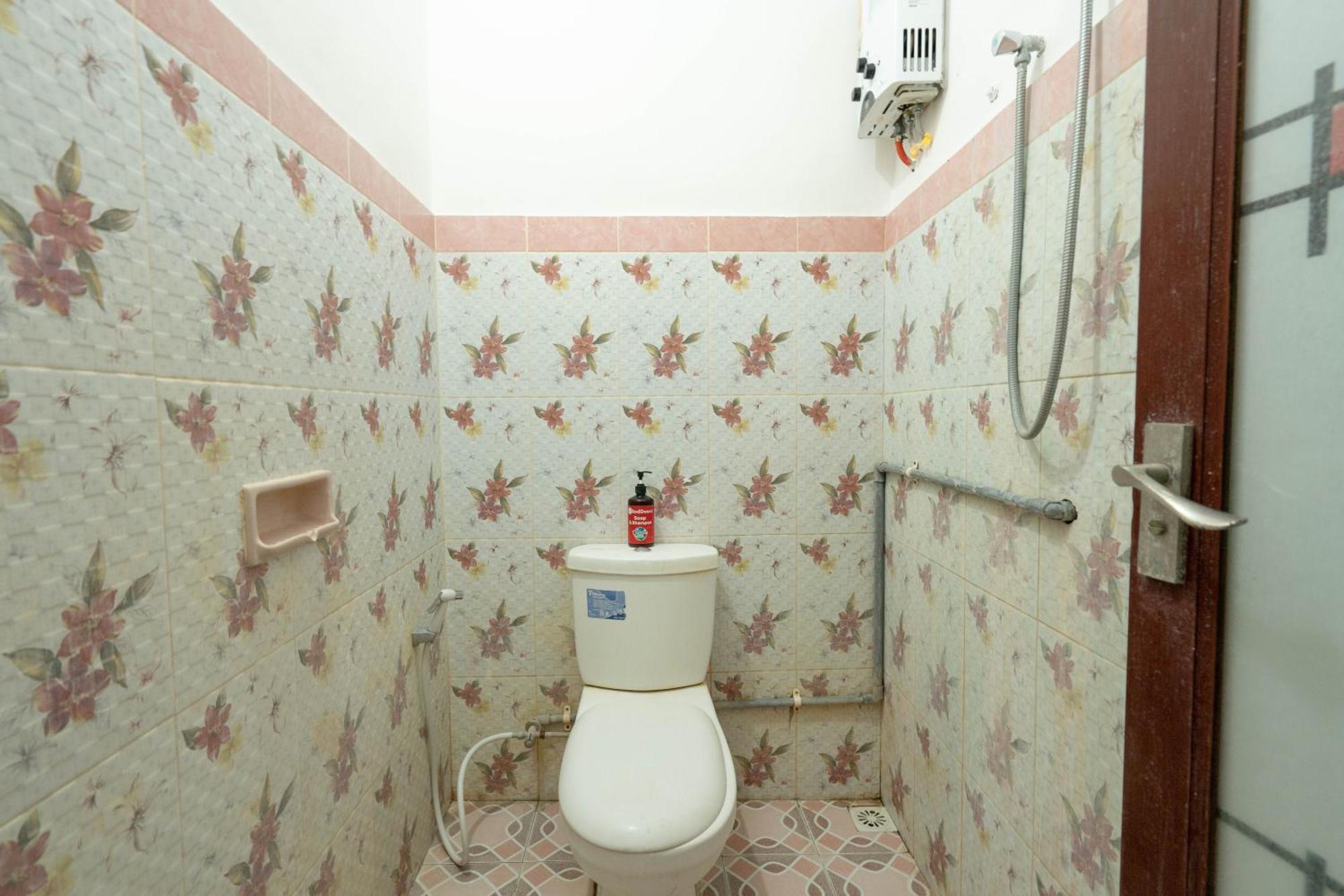 Reddoorz Near Buleleng Harbour 2 Hotel Singaraja  Ngoại thất bức ảnh